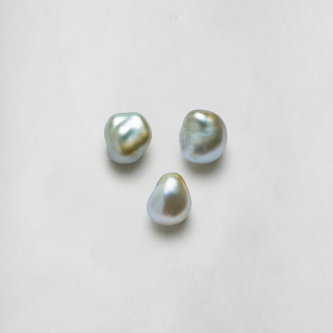 18K Diamond Tahitian Keshi Pearl Earrings KE00117 - PEARLY LUSTRE