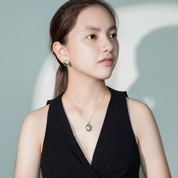 18k Solid Gold Diamond Tahitian Keshi Pearl Necklace KN00143 - PEARLY LUSTRE