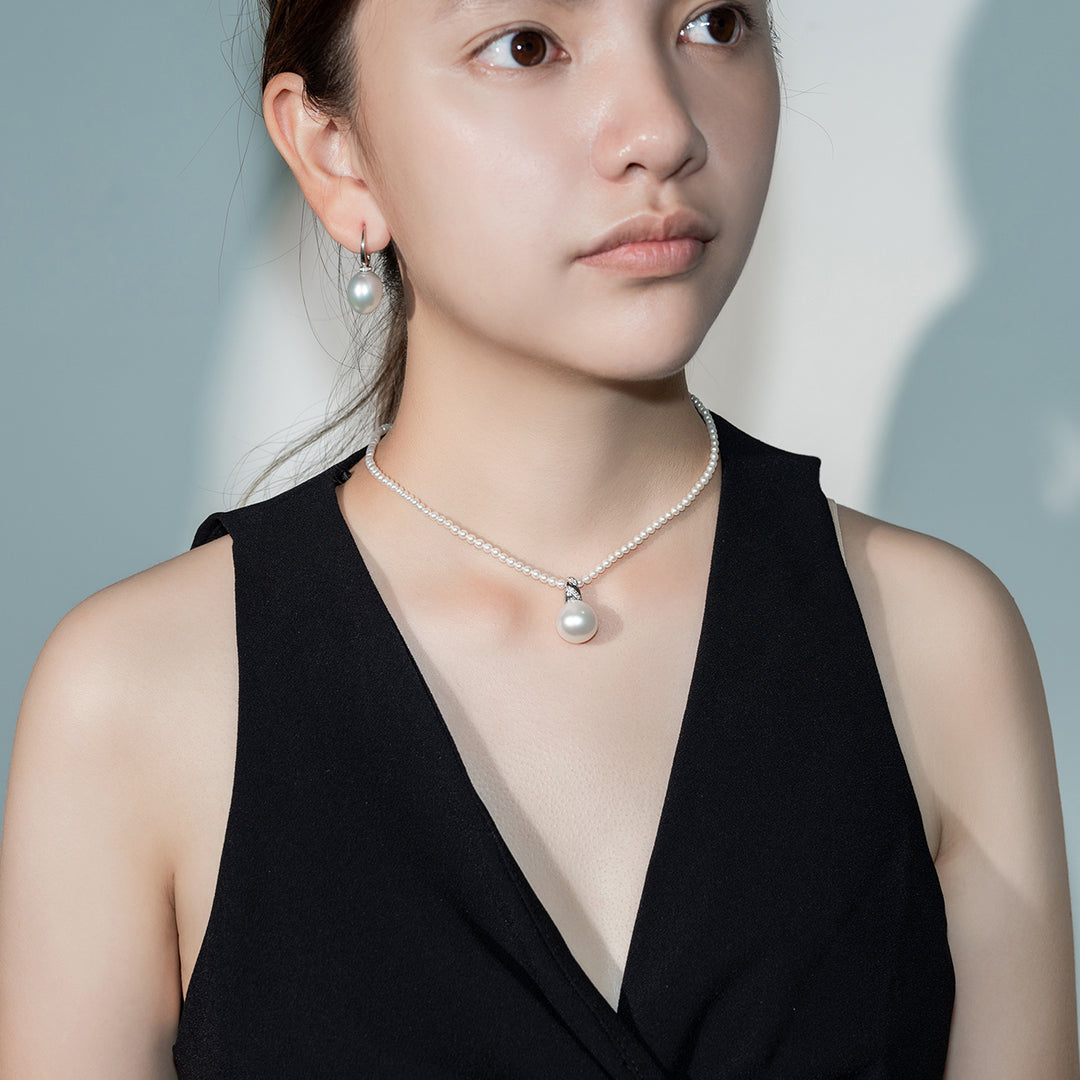 18K Solid Gold Diamond Saltwater Pearl Necklace KN00136 - PEARLY LUSTRE