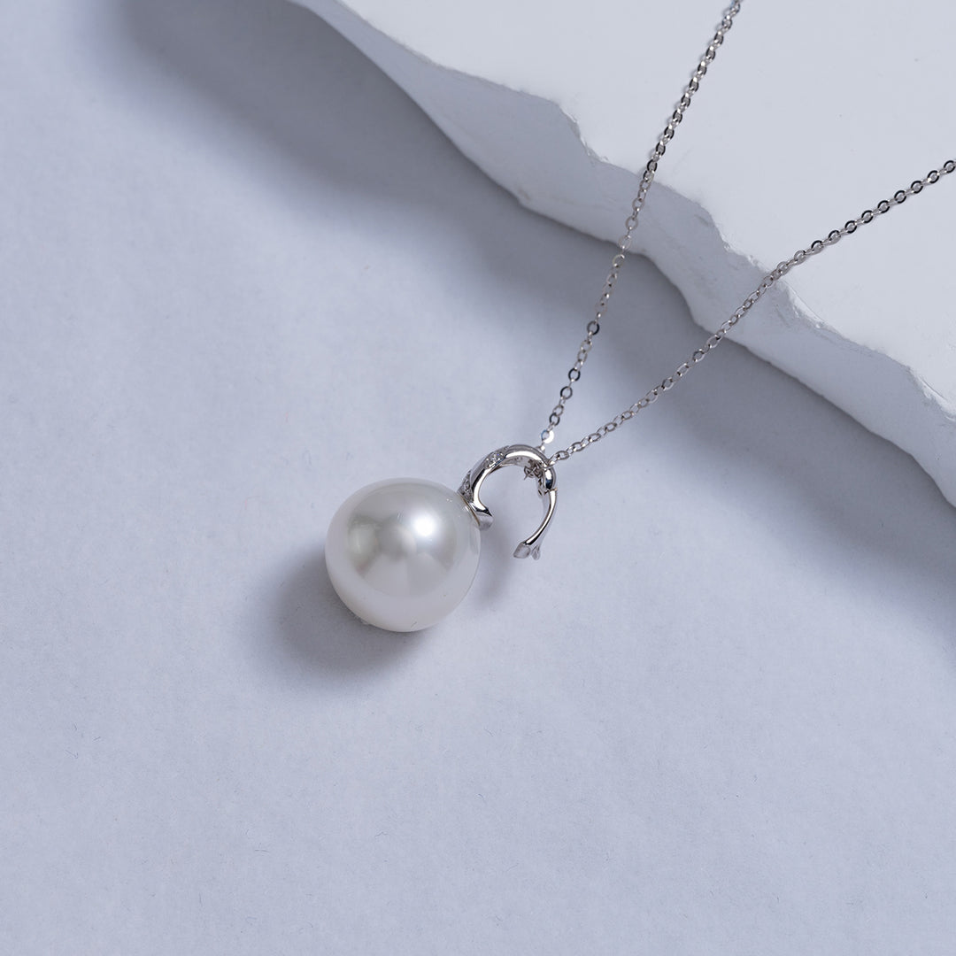18K Solid Gold Diamond Saltwater Pearl Necklace KN00136 - PEARLY LUSTRE