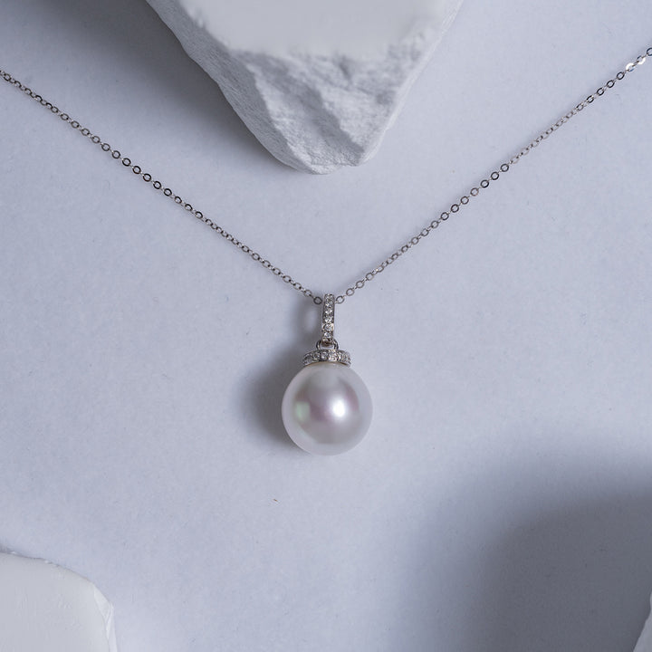 18K Solid Gold Diamond Saltwater Pearl Necklace KN00140 - PEARLY LUSTRE