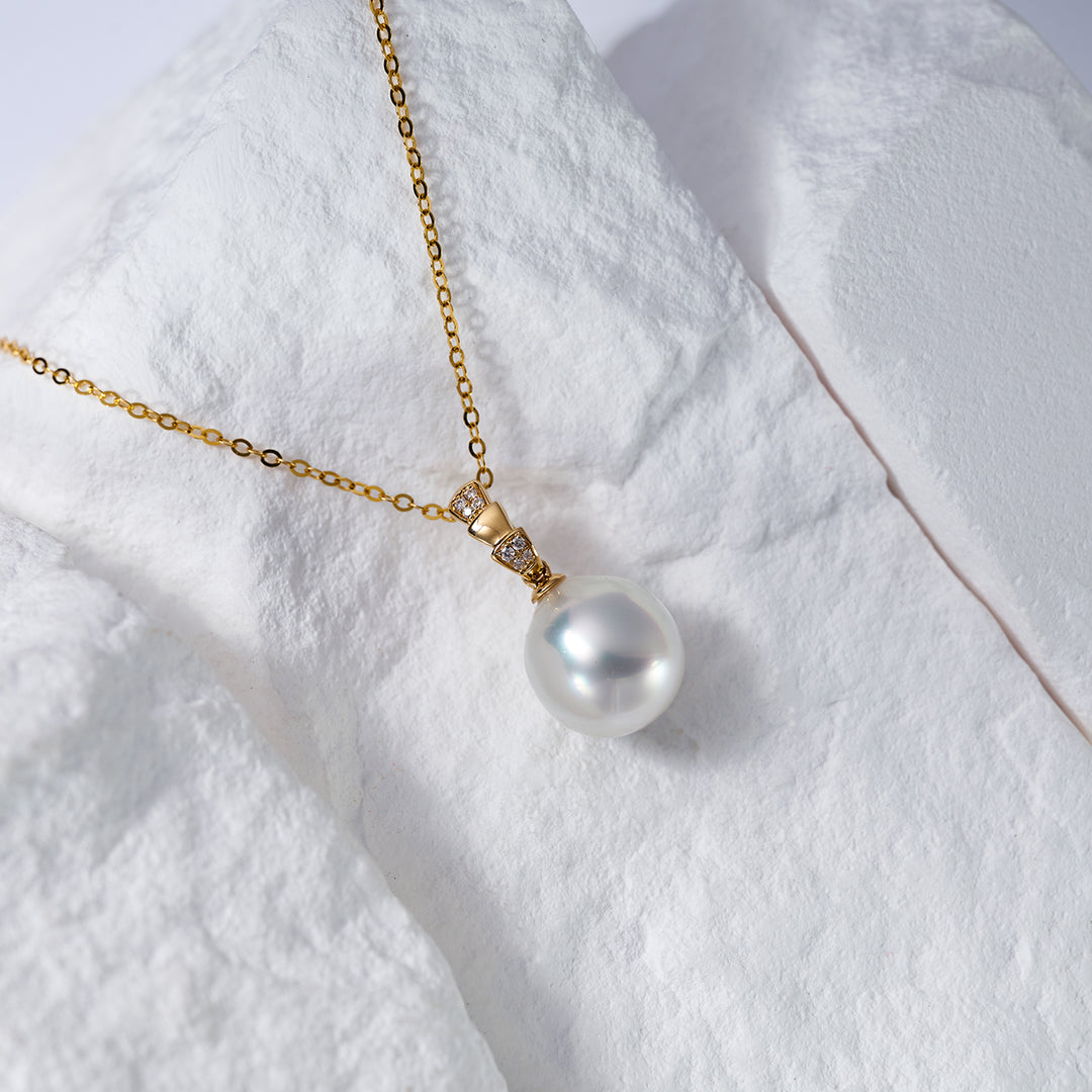 18K Solid Gold Diamond Saltwater Pearl Necklace KN00198 - PEARLY LUSTRE