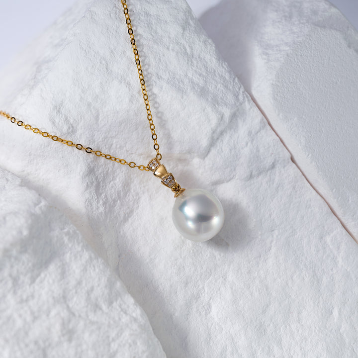 18K Solid Gold Diamond Saltwater Pearl Necklace KN00198 - PEARLY LUSTRE