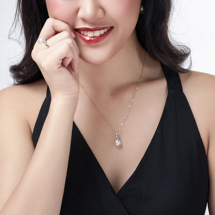 18K Solid Gold Diamond Saltwater Pearl Necklace KN00199 - PEARLY LUSTRE