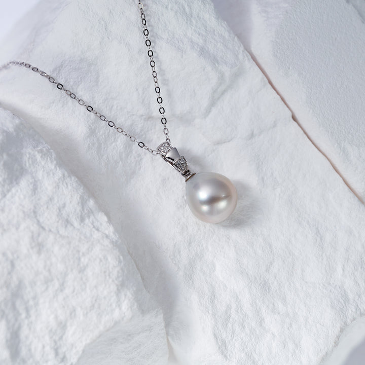 18K Solid Gold Diamond Saltwater Pearl Necklace KN00199 - PEARLY LUSTRE