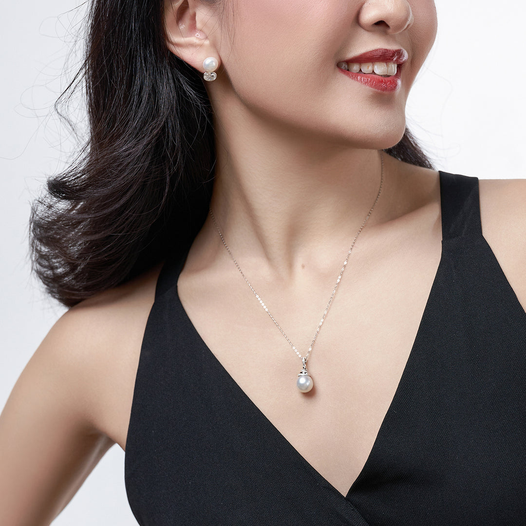 18K Solid Gold Diamond Saltwater Pearl Necklace KN00200 - PEARLY LUSTRE