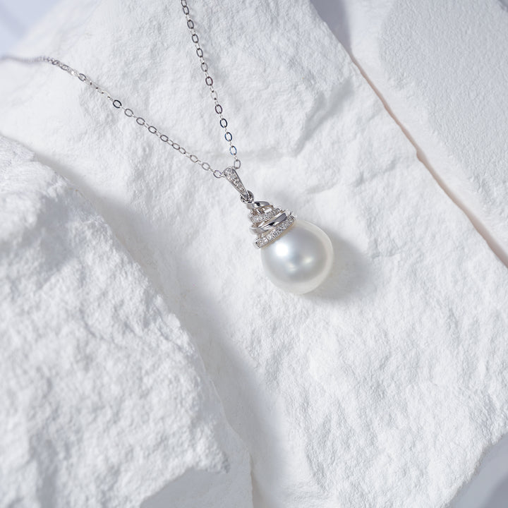 18K Solid Gold Diamond Saltwater Pearl Necklace KN00200 - PEARLY LUSTRE