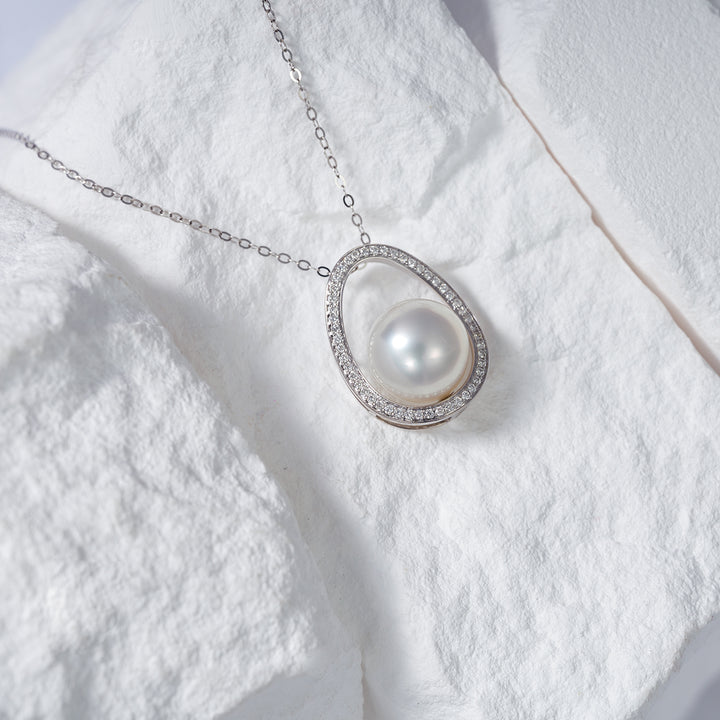 18K Solid Gold Diamond Saltwater Pearl Necklace KN00202 - PEARLY LUSTRE