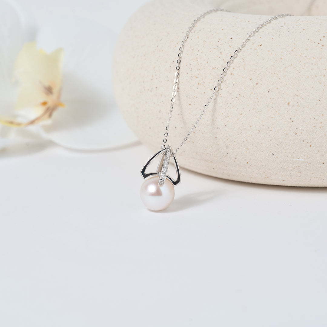 18K Solid Gold Diamond Australian White Saltwater Pearl Necklace KN00239 - PEARLY LUSTRE