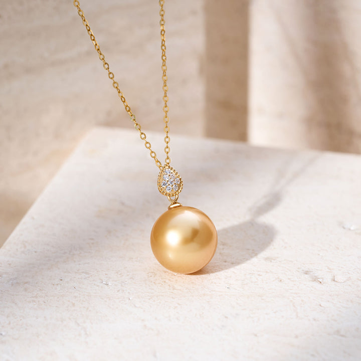 Collier de perles dorées des mers du Sud en or massif 18 carats KN00251