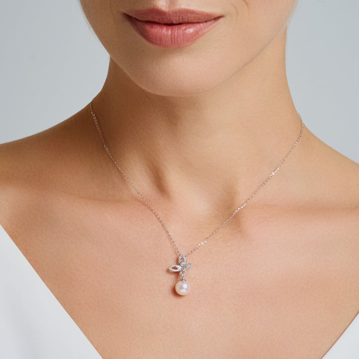 18K Solid Gold Diamond Akoya Hanadama Pearl Necklace KN00280 - PEARLY LUSTRE