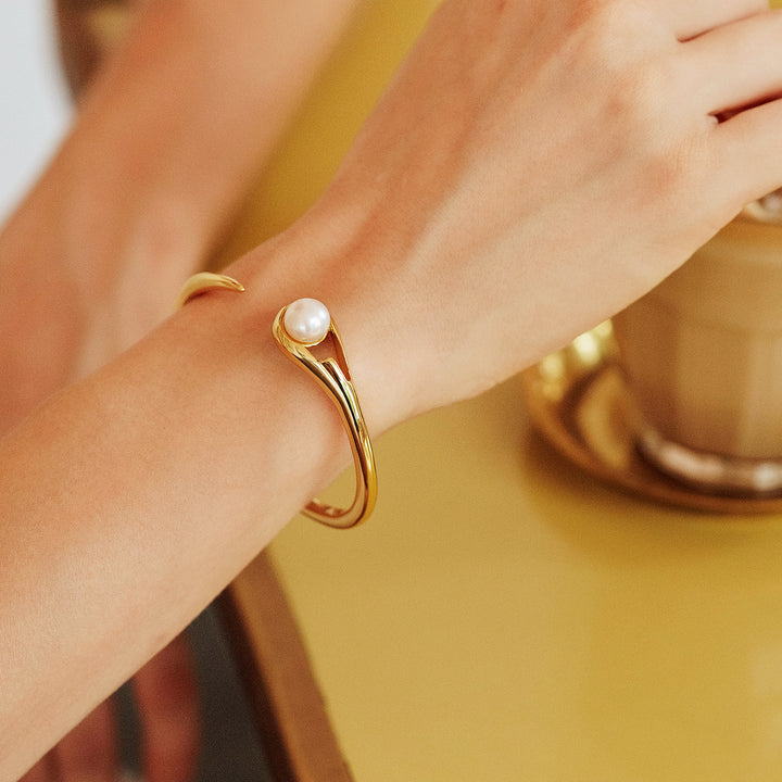 Top Grade Freshwater Pearl Bracelet WB00243 | FLUID - PEARLY LUSTRE