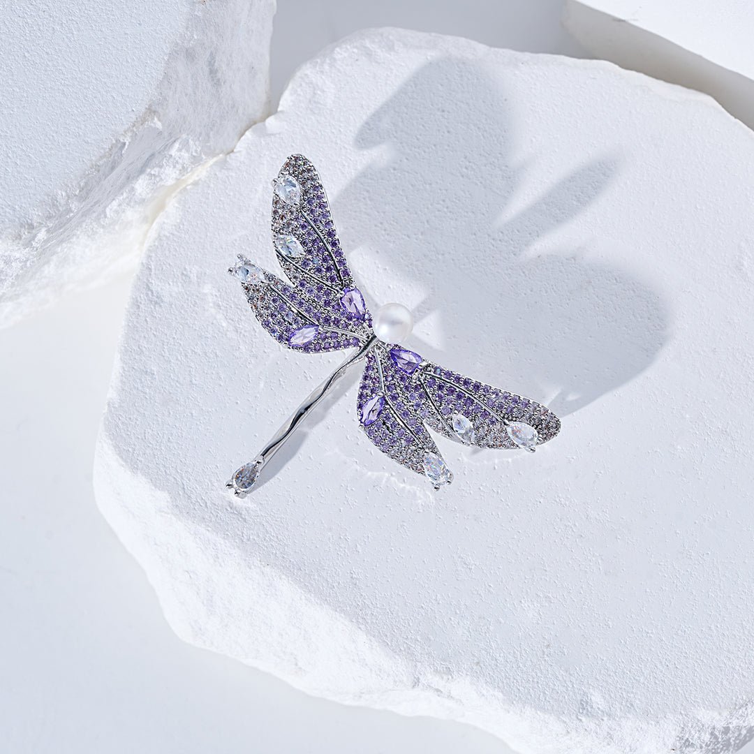 Broche elegante de perla de agua dulce WC00102