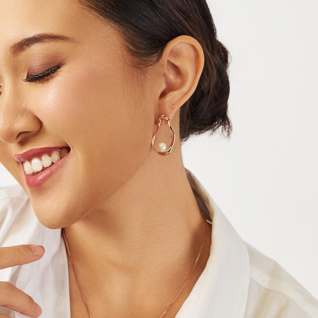 New Yorker Freshwater Pearl Earrings WE00150 - PEARLY LUSTRE
