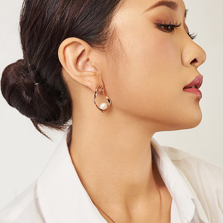 New Yorker Freshwater Pearl Earrings WE00150 - PEARLY LUSTRE