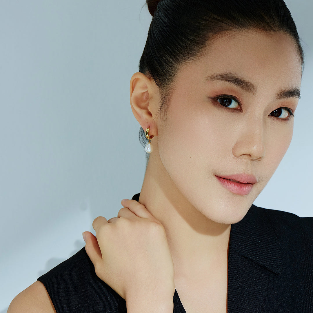 New Yorker Freshwater Pearl Earrings WE00352 - PEARLY LUSTRE