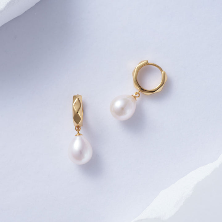 New Yorker Freshwater Pearl Earrings WE00352 - PEARLY LUSTRE