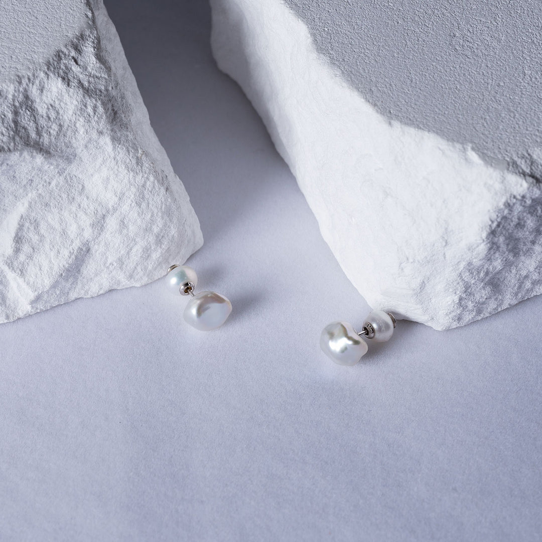 Baroque Pearl Stud Earrings WE00591 | Stone - PEARLY LUSTRE