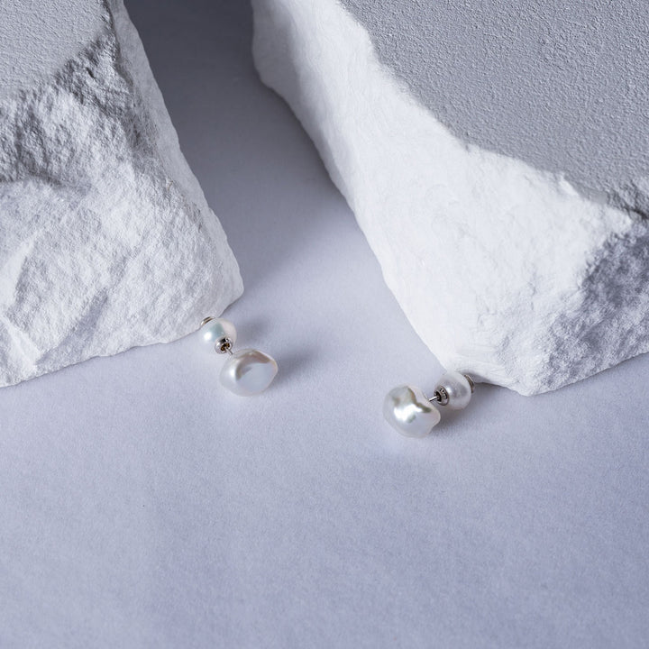Baroque Pearl Stud Earrings WE00591 | Stone - PEARLY LUSTRE