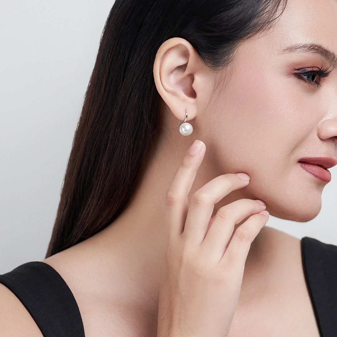 Edison Round Pearl Earrings WE00781 - PEARLY LUSTRE