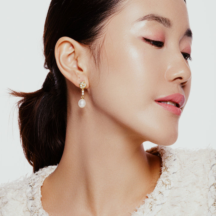 Asian Civilisations Museum Elegant Freshwater Pearl Earrings WE00845 | ACM Collection - PEARLY LUSTRE