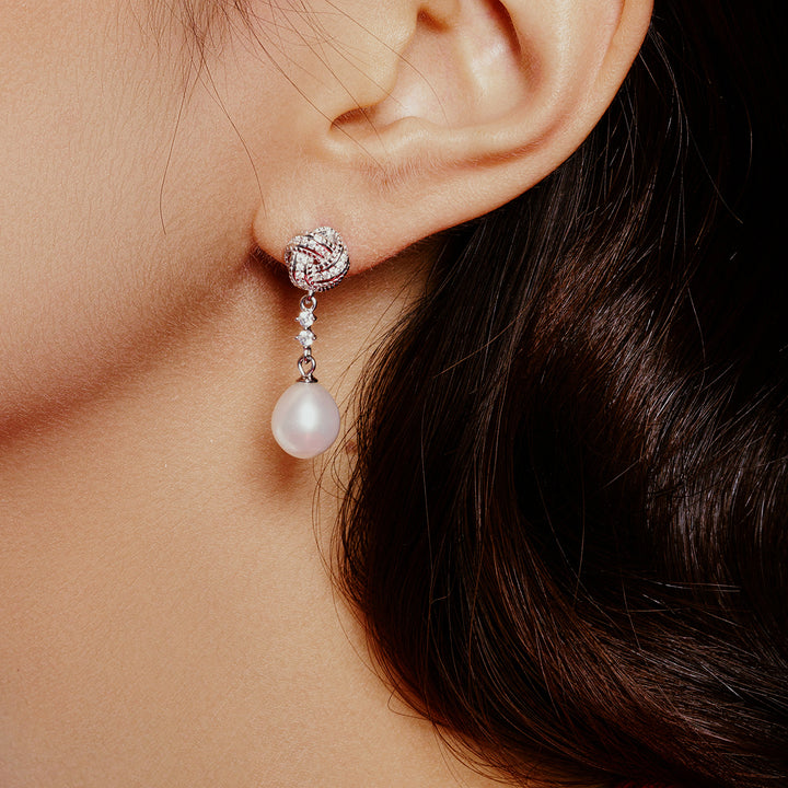 Asian Civilisations Museum Elegant Freshwater Pearl Earrings WE00846 | ACM Collection - PEARLY LUSTRE