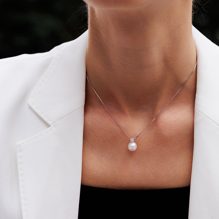 Elegant Freshwater Round Pearl Necklace WN00268 - PEARLY LUSTRE