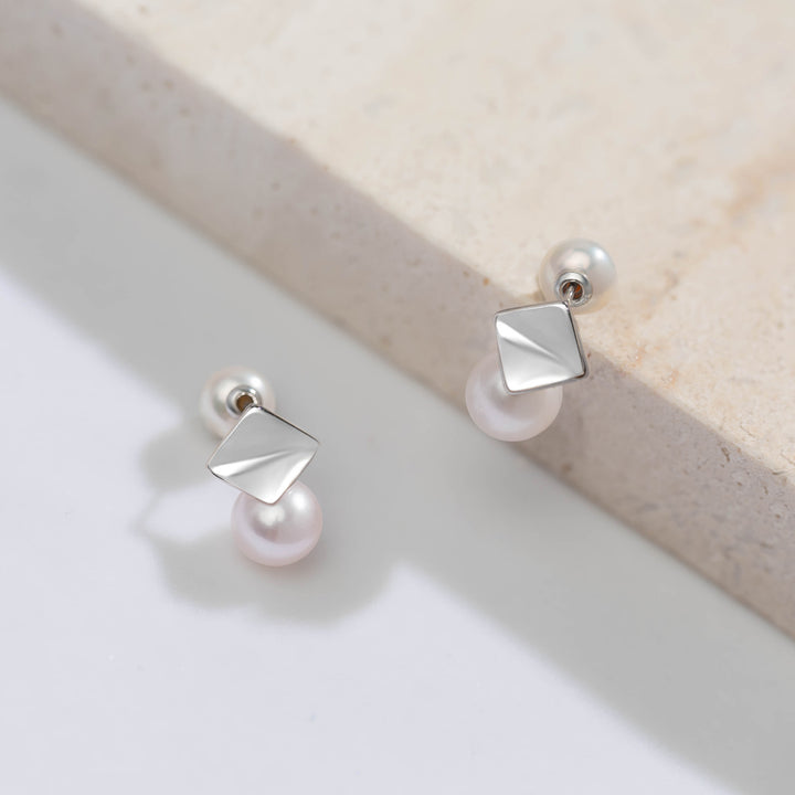 New Yorker Freshwater Pearl Earrings WE00492 - PEARLY LUSTRE