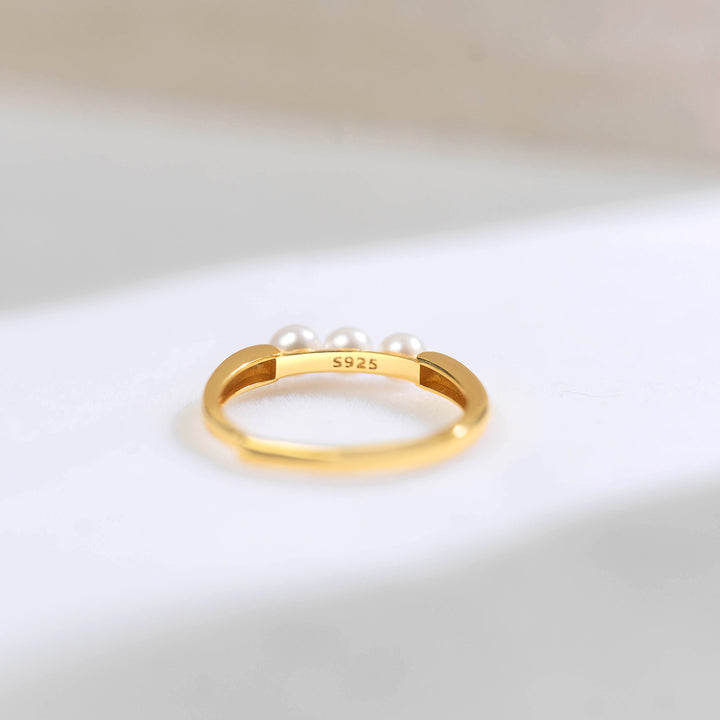 New Yorker Freshwater Pearl Ring WR00180 - PEARLY LUSTRE