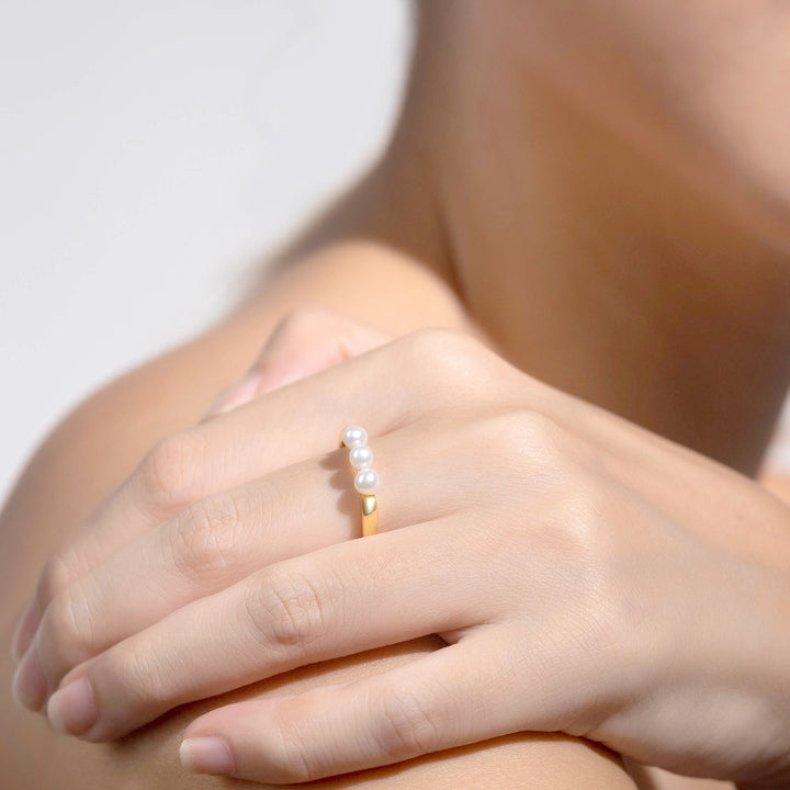 New Yorker Freshwater Pearl Ring WR00180 - PEARLY LUSTRE