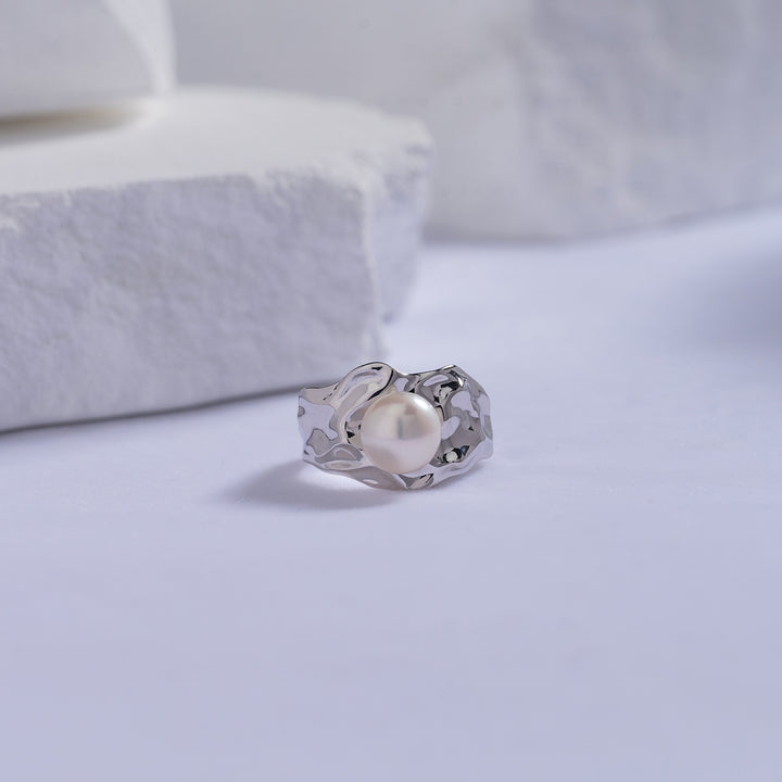 New Yorker Freshwater Pearl Ring WR00210 - PEARLY LUSTRE