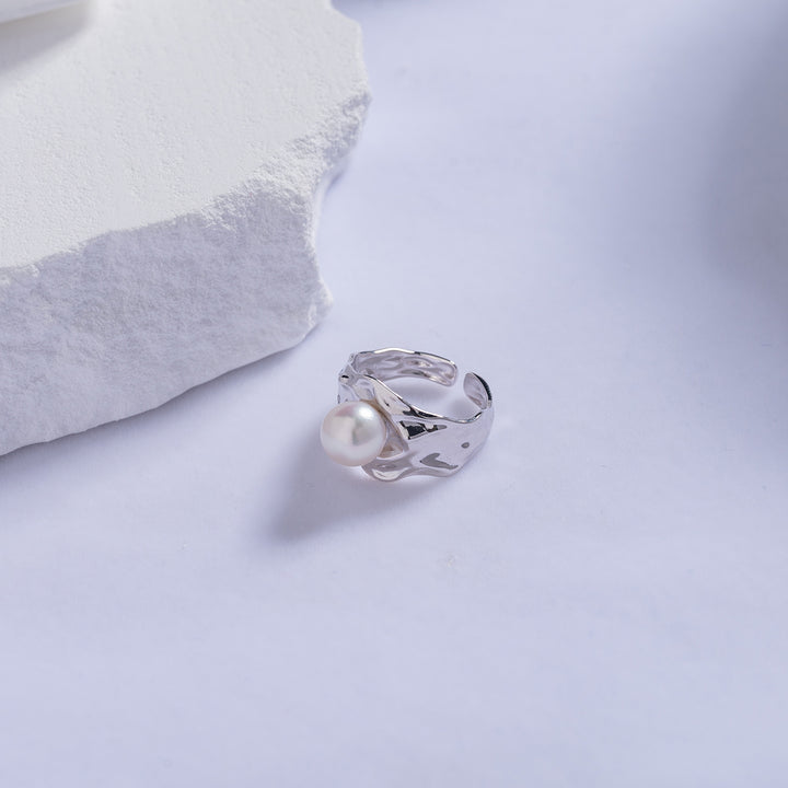 New Yorker Freshwater Pearl Ring WR00210 - PEARLY LUSTRE