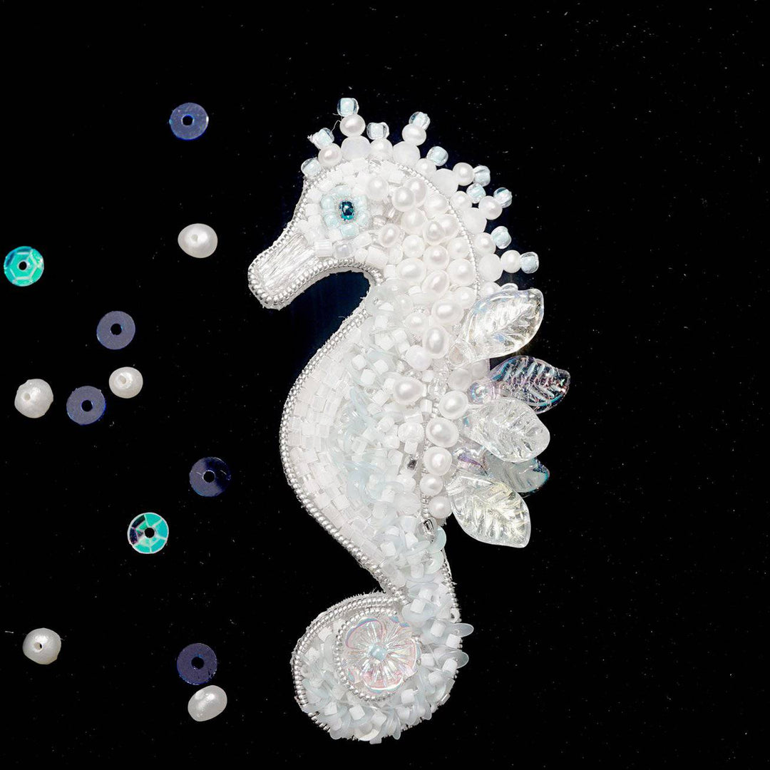 Passion for Life French Embroidery Freshwater Pearl Brooch WC00012 - PEARLY LUSTRE