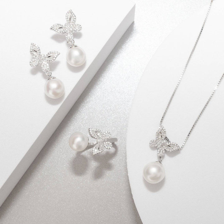 Elegant Pearl Earrings WE00179 | GARDENS - PEARLY LUSTRE
