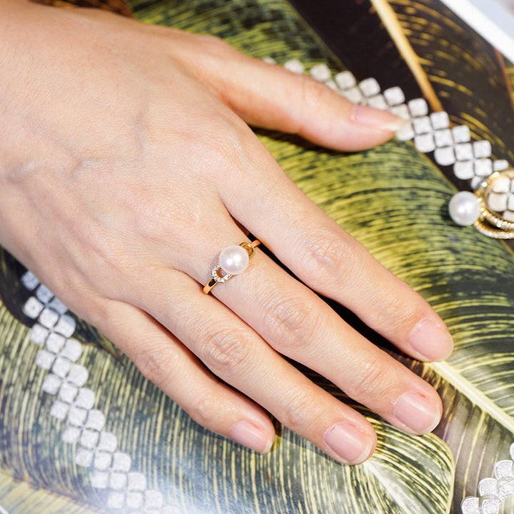 New Yorker Freshwater Pearl Ring WR00032 - PEARLY LUSTRE