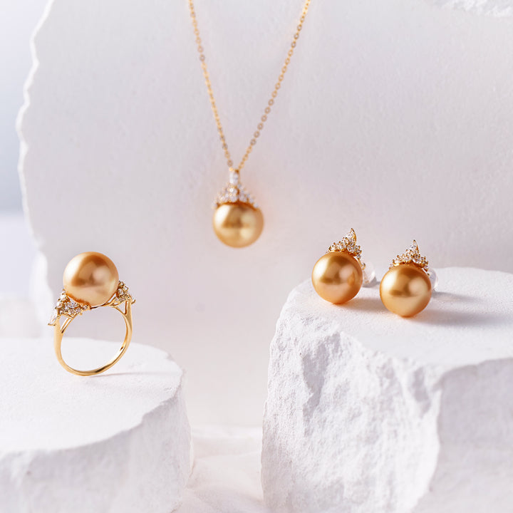 Orecchino con perla dorata del Mare del Sud in oro massiccio 18K KE00276