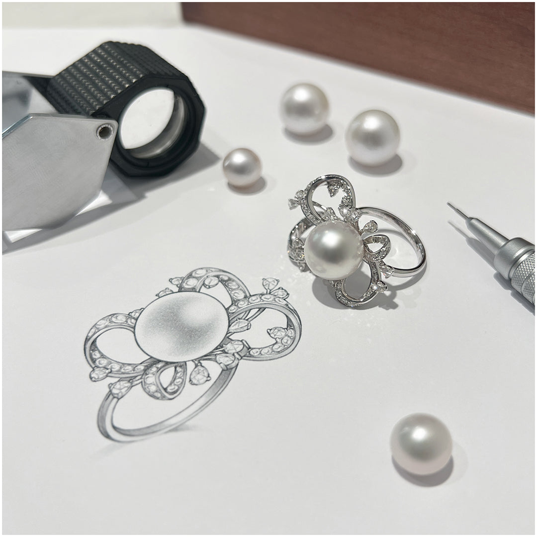 Anello KR00061 con perle bianche australiane dei Mari del Sud con diamanti 18 carati