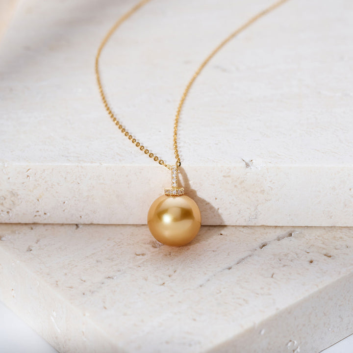 Collana con perla dorata del Mare del Sud in oro massiccio 18K KN00238