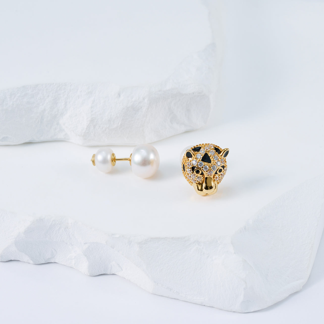 Freshwater Pearl Earrings WE00467 | SAFARI - PEARLY LUSTRE