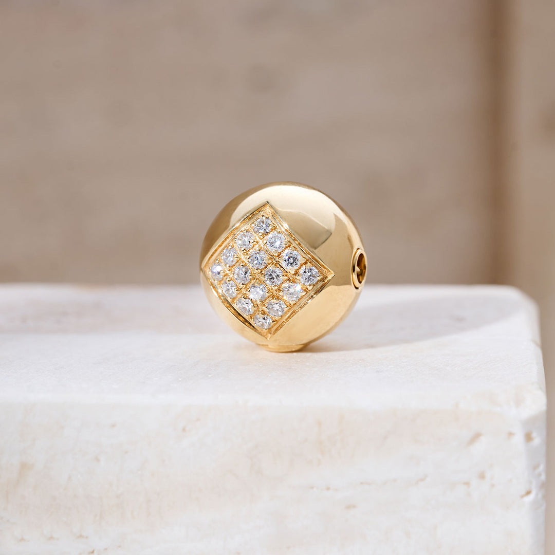 Fermoirs 12mm à lustre nacré en or massif 18 carats KA00171