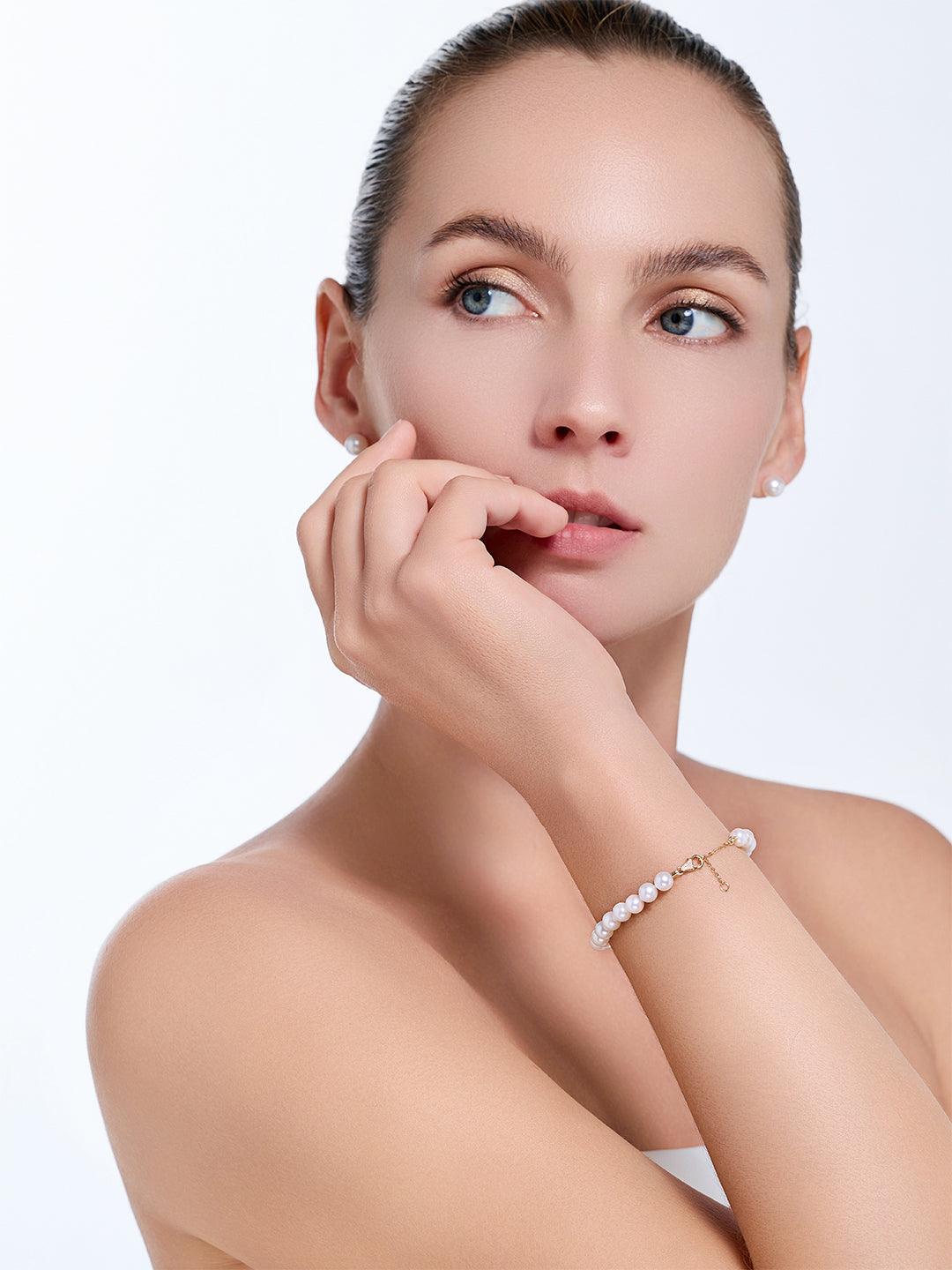 Top Lustre 18K Diamond Akoya Pearl Bracelet KB00076