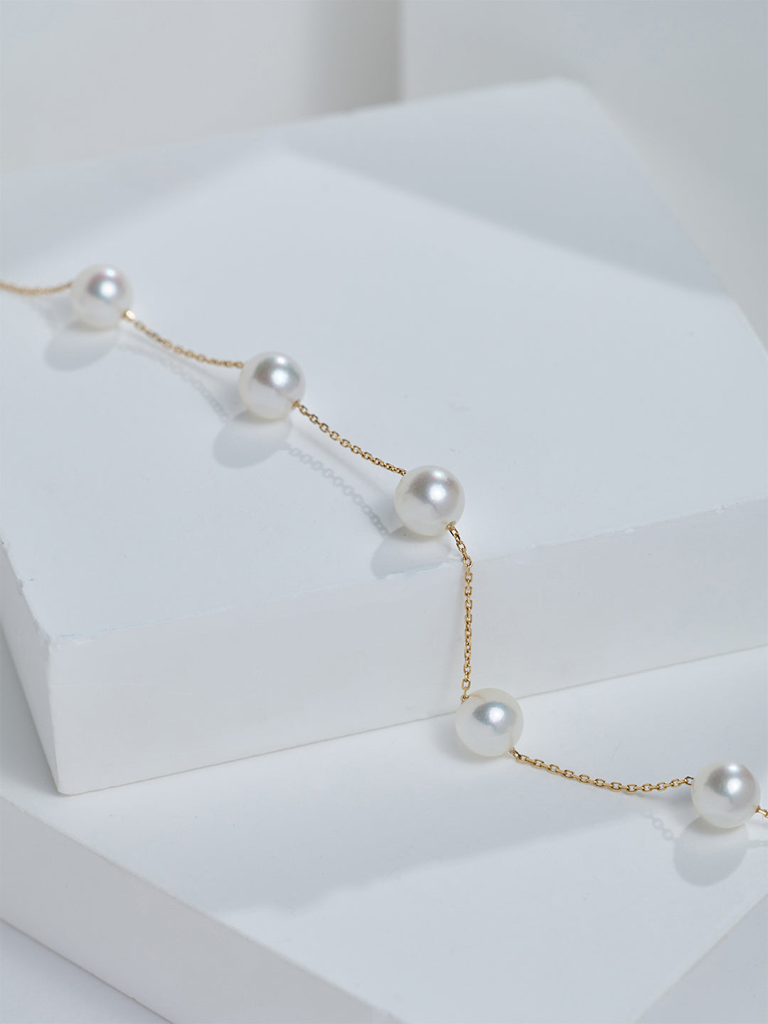 Armband mit Akoya-Perlen aus 18K massivem Gold mit hohem Glanz KB00080