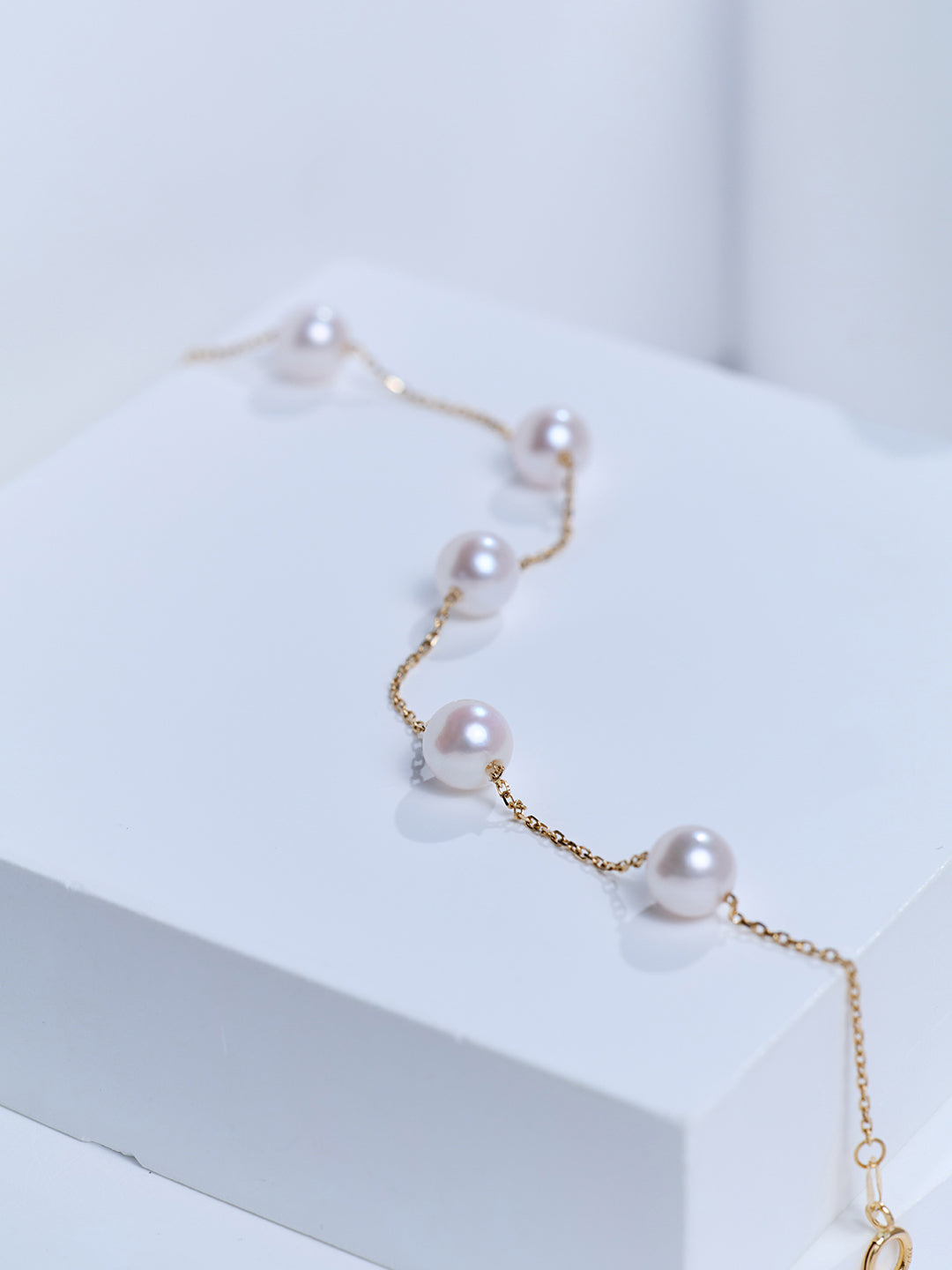 Top Lustre 18K Solid Gold Akoya Pearl Bracelet KB00082