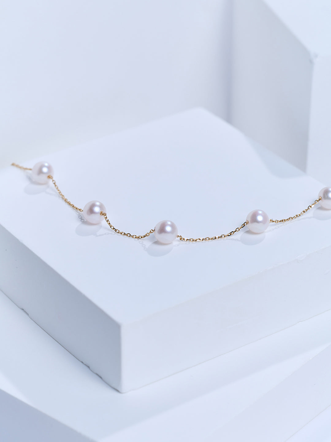 Top Lustre 18K Solid Gold Akoya Pearl Bracelet KB00082