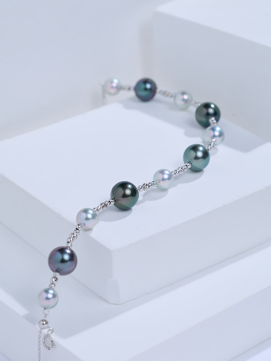 Top Lustre 18k Solid Gold Akoya and Tahitian Pearl Bracelet KN00086 | HARMONY