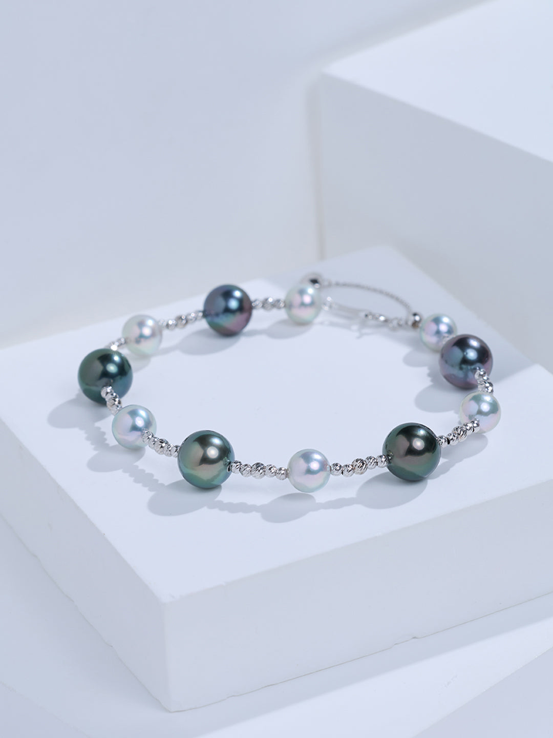 Top Lustre 18k Solid Gold Akoya and Tahitian Pearl Bracelet KN00086 | HARMONY