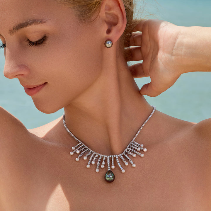 Collier en perles d'eau salée en or massif 18K avec diamants KN00392