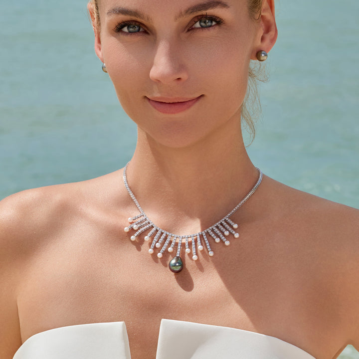 Collier en perles d'eau salée en or massif 18K avec diamants KN00392