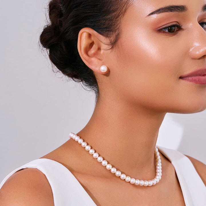 Hochwertige Ohrstecker aus 18-karätigem Gold mit Süßwasserperlen KE00211