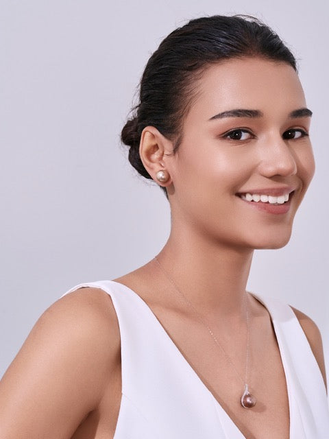 Aretes de perlas moradas Edison de grado superior de oro de 18 quilates KE00019